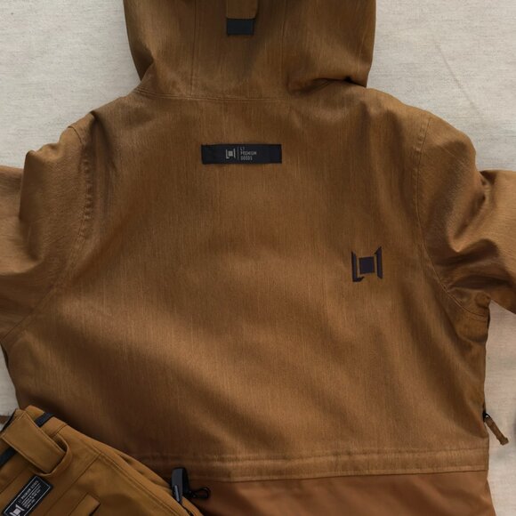 L1 Premium Goods Snowboard Jacket (Size M) - Picture 4 of 15